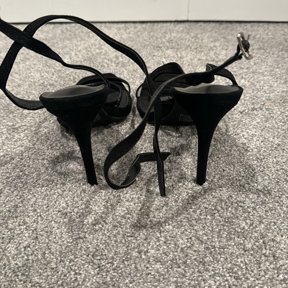 BRAND NEW Lulus Leticiya Black Suede Ankle-Strap High Heel Sandals size 9 - Picture 3 of 6